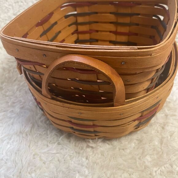 Longaberger 1995 set of two Handcrafted round and Square Woven baskets . - Picture 7 of 16